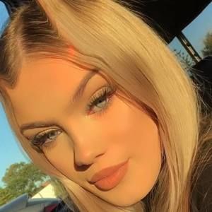 Meet your Posher, Ella